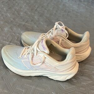 NB fresh foam 1080 Running Women's Light Cream Athletic Shoes